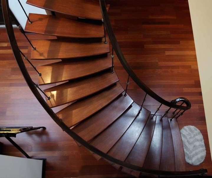 Escalier suspendu design Le Perray-en-Yvelines